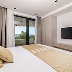Semesterbostad Atemberaubende Mit Privatpool Nur 450 Meter Zum - Hunde Sind Willkommen Crikvenica