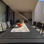 Atemberaubende Mit Privatpool Nur 450 Meter Zum - Hunde Sind Willkommen Crikvenica