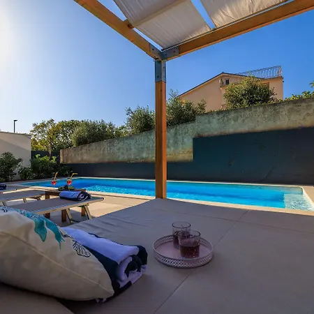 Atemberaubende Mit Privatpool Nur 450 Meter Zum - Hunde Sind Willkommen * Crikvenica