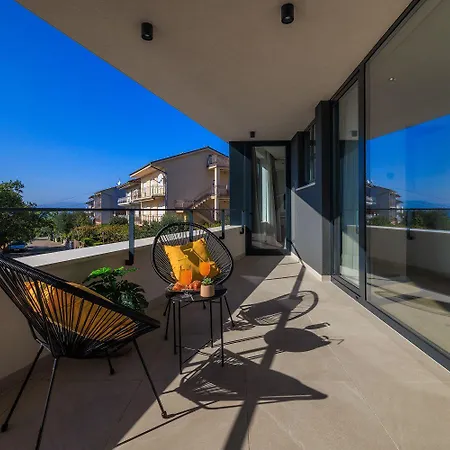 Atemberaubende Mit Privatpool Nur 450 Meter Zum - Hunde Sind Willkommen Crikvenica