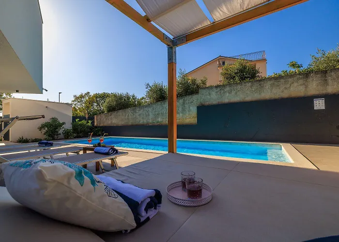 Atemberaubende Mit Privatpool Nur 450 Meter Zum - Hunde Sind Willkommen * Crikvenica