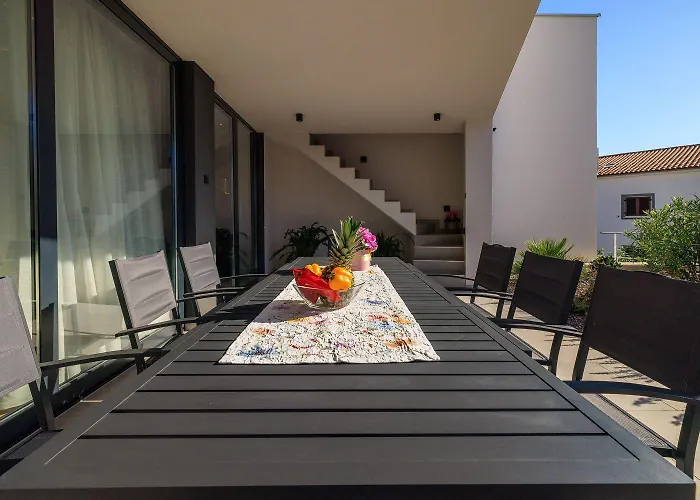 Atemberaubende Mit Privatpool Nur 450 Meter Zum - Hunde Sind Willkommen Crikvenica