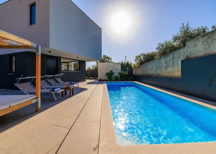 Atemberaubende Mit Privatpool Nur 450 Meter Zum - Hunde Sind Willkommen *