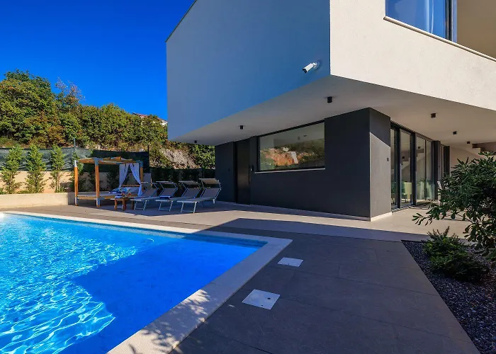 Holiday home Atemberaubende Mit Privatpool Nur 450 Meter Zum - Hunde Sind Willkommen