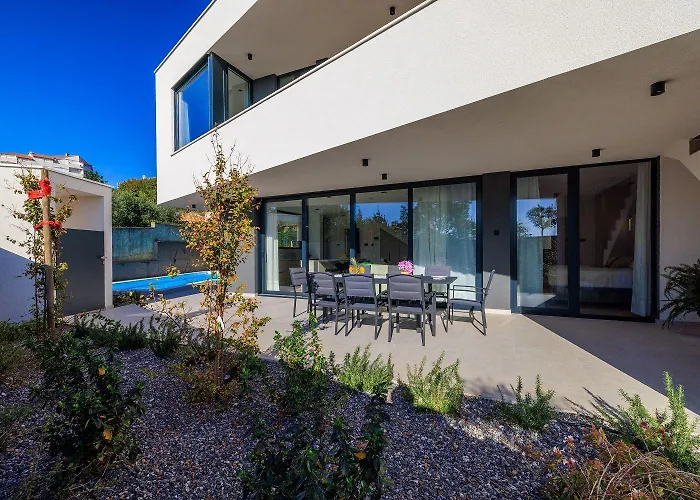 Atemberaubende Mit Privatpool Nur 450 Meter Zum - Hunde Sind Willkommen Holiday home Crikvenica